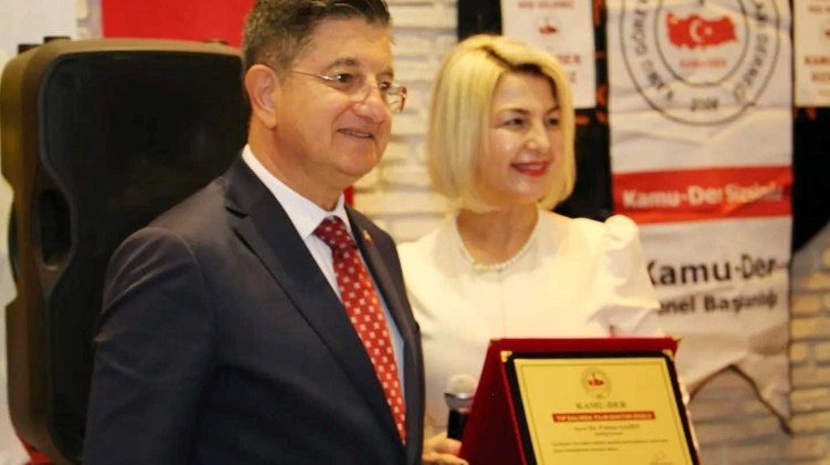 ‘YILIN EN BAŞARILI İLÇE BELEDİYE BAŞKANI’ BAHADIR AMAÇ SEÇİLDİ