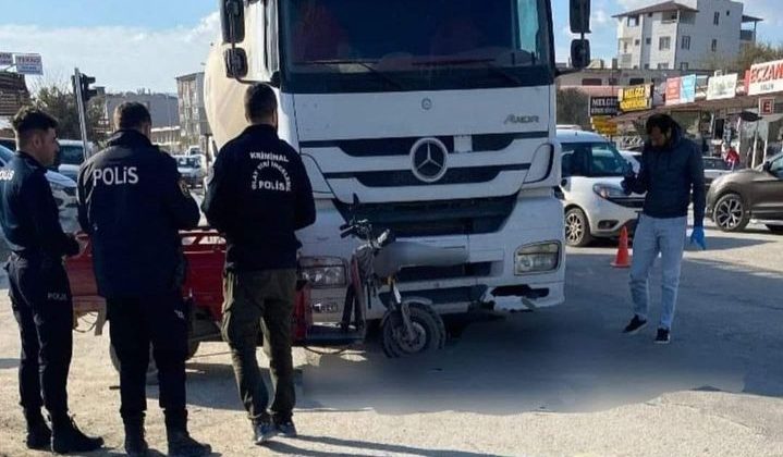 Beton mikseri motosiklete çarptı: 1 ölü!