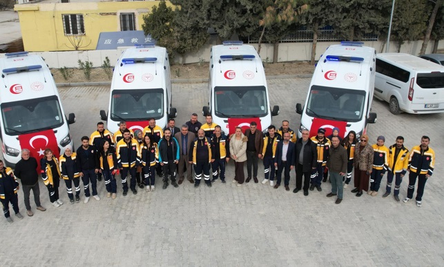 112 İSTASYONLARINA 4 YENİ AMBULANS