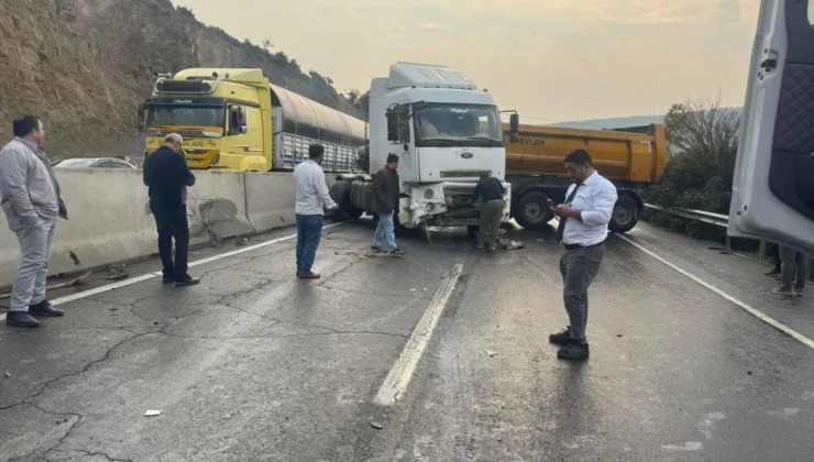 İskenderun-Antakya Yolunda Tır Kazası Trafiği Kilitledi!