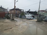 Küçükdalyan sakinleri bozuk yolların onarılmasını istiyor