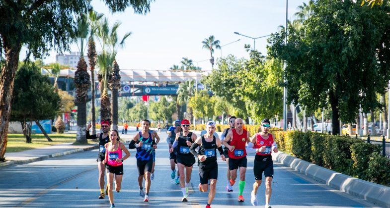 6. Uluslararası Mersin Maratonu’nda Türkiye rekoru kırıldı