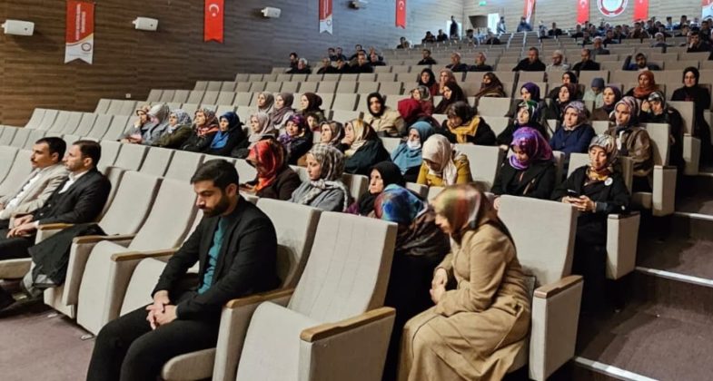 Kırıkhan’da Bağımlılıkla Mücadele Semineri Düzenlendi