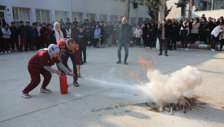 Okullarda Yangın Tatbikatı Düzenleniyor