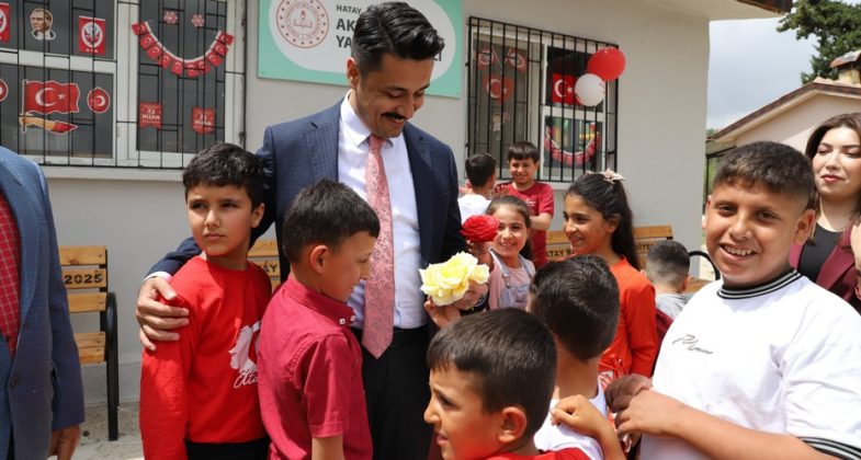Kaymakam Sert Çiçeklerle Karşılandı